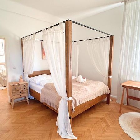 Cozy Apartment In Quiet Location, Fast Train Station 100M Away, Contactless Check-In Виена Екстериор снимка
